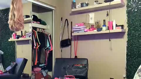 Snapshot of jay_banks0420 chatting on December 15, 2025, 8:02 pm jay_banks0420 online show from December 15, 2025, 8:02 pm