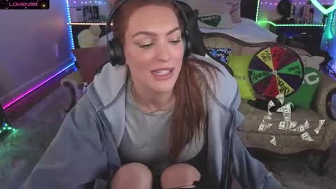 JennyBlighe online show from November 28, 2025, 4:31 pm