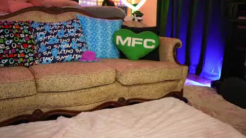 JennyBlighe online show from June 21, 2026, 9:23 am