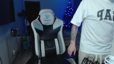 Jayce online show from December 29, 2024, 8:11 am