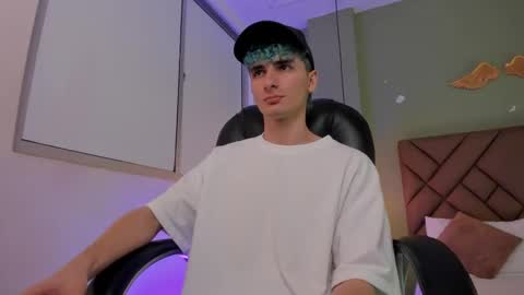 jaydenvillalobos online show from September 28, 2025, 7:41 pm