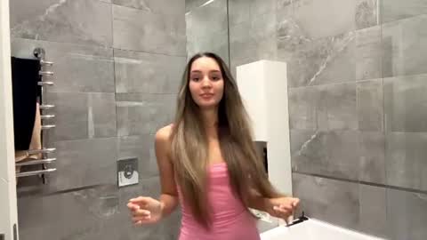 Eva online show from August 3, 2026, 8:46 am