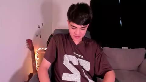 jaythomax online show from September 9, 2025, 8:41 pm