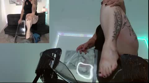 jazmin online show from April 21, 2026, 1:53 am