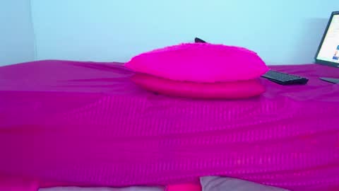 jazmin online show from March 1, 2026, 2:13 am