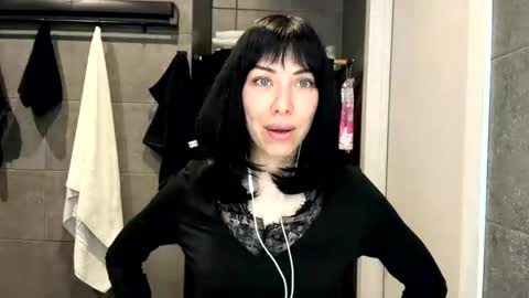 jazminedorn online show from May 5, 2026, 10:34 am