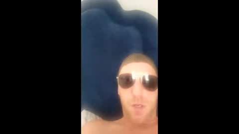 jcambron1408 online show from May 19, 2026, 1:28 pm