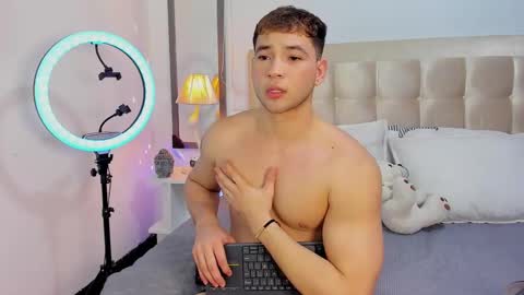 jhon online show from January 31, 2025, 4:03 am