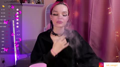 Julia online show from January 22, 2025, 6:41 pm