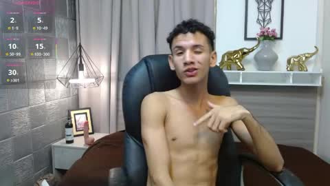 jdwhite18 online show from June 4, 2026, 4:07 am