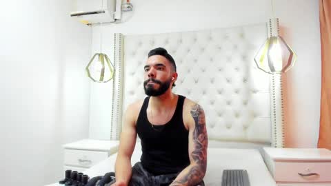 JEAN online show from April 6, 2026, 7:37 pm