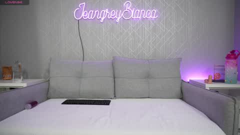 Snapshot of jeangreybianca chatting on January 28, 2025, 11:50 pm Bianca online show from January 28, 2025, 11:50 pm
