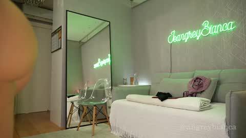 Snapshot of jeangreybianca chatting on February 18, 2025, 10:25 pm Bianca online show from February 18, 2025, 10:25 pm