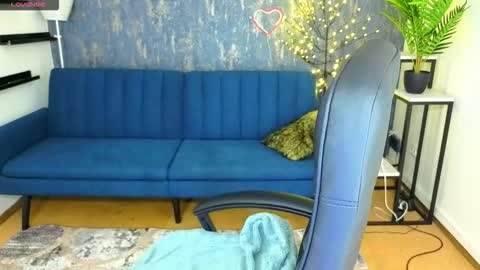 jeanniefox_ online show from October 12, 2025, 6:34 am