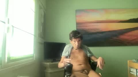 jeanslov online show from May 13, 2026, 8:34 am