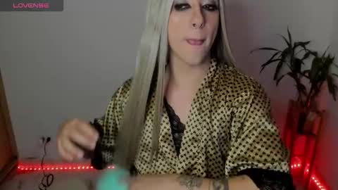  ashley   online show from January 6, 2026, 5:44 am