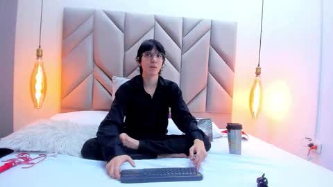 JeffBellfort online show from December 16, 2025, 8:47 pm