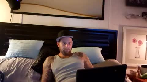 Snapshot of jeffersonjason438 chatting on November 28, 2025, 2:03 am Doingitright online show from November 28, 2025, 2:03 am