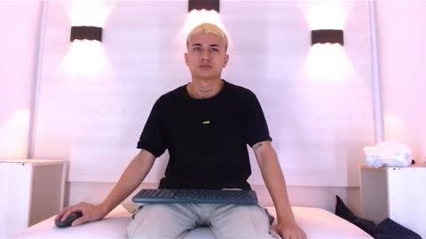 Snapshot of jeic_18 chatting on October 2, 2025, 12:34 pm jeic 18 online show from October 2, 2025, 12:34 pm