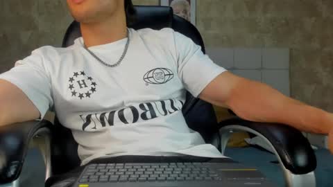 Snapshot of jeicob_gagnon chatting on September 14, 2025, 12:32 am jeicob gagnon online show from September 14, 2025, 12:32 am