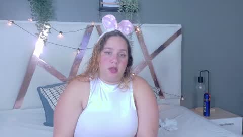 Snapshot of jenacooper__ chatting on June 23, 2026, 2:53 am Jena online show from June 23, 2026, 2:53 am