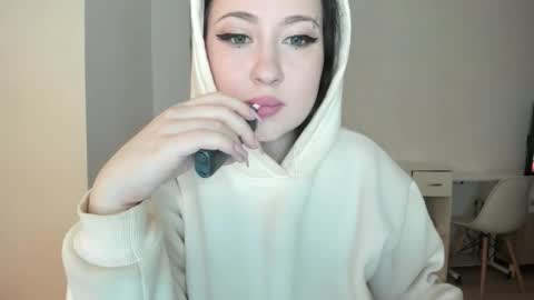 Snapshot of jenahaze chatting on October 17, 2025, 7:49 pm Jena online show from October 17, 2025, 7:49 pm