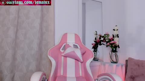 Jennalux online show from December 4, 2024, 5:05 am