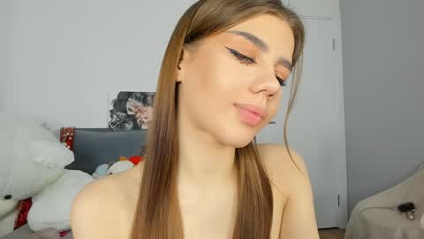 Snapshot of jenie_fire chatting on December 20, 2024, 7:28 pm Dolly online show from December 20, 2024, 7:28 pm