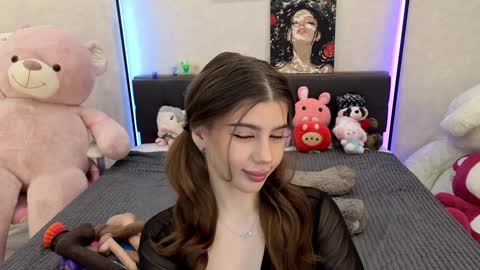 Snapshot of jenie_fire chatting on October 24, 2025, 1:51 pm Dolly online show from October 24, 2025, 1:51 pm
