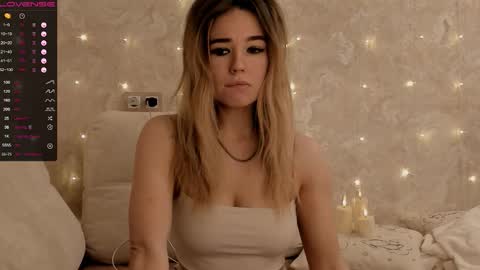 EvaSileZ online show from November 25, 2025, 7:08 am