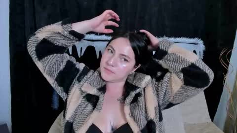 jeniferpowell_nm online show from December 17, 2025, 7:20 pm