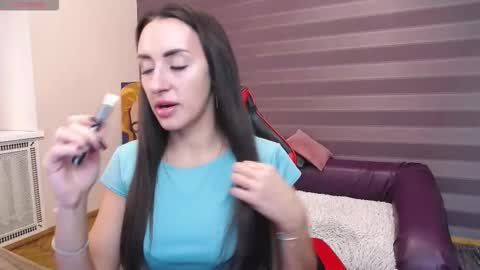 Kira online show from October 28, 2025, 7:56 am