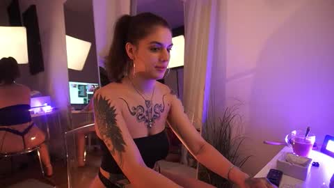 jeniffer_foxx online show from September 9, 2025, 5:18 am