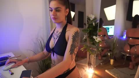 jeniffer_foxx online show from September 19, 2025, 4:47 am