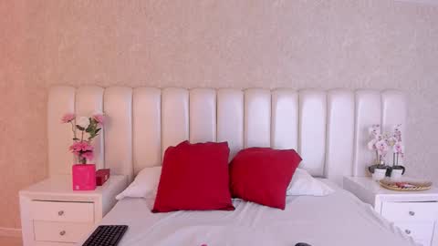 Samanta online show from November 20, 2025, 6:29 pm