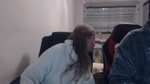 Snapshot of jenisandpeter chatting on March 8, 2026, 6:12 pm JenisAndPeter online show from March 8, 2026, 6:12 pm