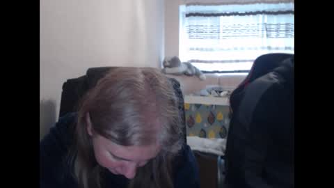 Snapshot of jenisandpeter chatting on April 2, 2026, 4:32 am JenisAndPeter online show from April 2, 2026, 4:32 am