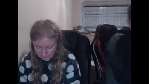 Snapshot of jenisandpeter chatting on April 2, 2026, 4:37 pm JenisAndPeter online show from April 2, 2026, 4:37 pm