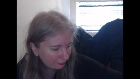 Snapshot of jenisandpeter chatting on April 4, 2026, 5:49 am JenisAndPeter online show from April 4, 2026, 5:49 am