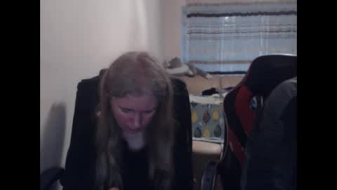 Snapshot of jenisandpeter chatting on April 6, 2026, 5:47 pm JenisAndPeter online show from April 6, 2026, 5:47 pm