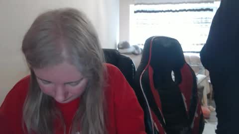 Snapshot of jenisandpeter chatting on April 9, 2026, 6:30 am JenisAndPeter online show from April 9, 2026, 6:30 am