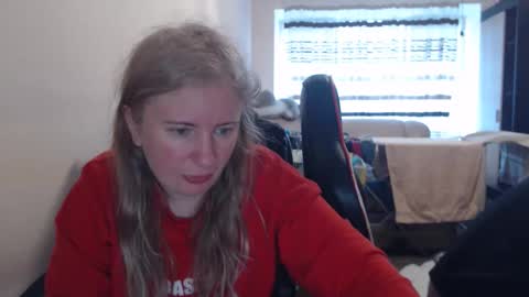 Snapshot of jenisandpeter chatting on April 14, 2026, 5:13 am JenisAndPeter online show from April 14, 2026, 5:13 am