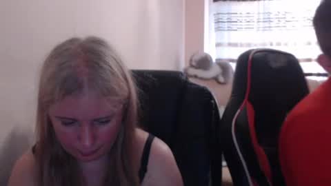 JenisAndPeter online show from June 19, 2026, 5:28 pm