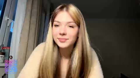 Hey EveryoneIm Kimi  Glad to see you in my room We almost hit 10 Thumb up in one day   online show from February 1, 2026, 2:15 pm