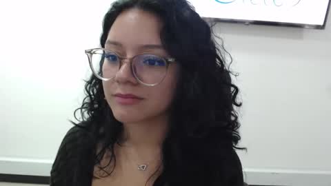 Snapshot of jenn_cg chatting on January 7, 2026, 5:48 pm jenn online show from January 7, 2026, 5:48 pm