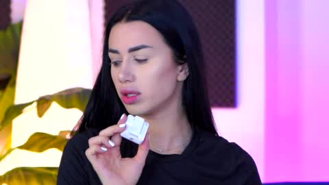 jenna_day online show from November 10, 2025, 10:25 am