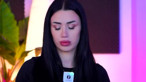 jenna_day online show from November 18, 2025, 5:01 am