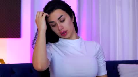 jenna_day online show from November 30, 2025, 7:01 am