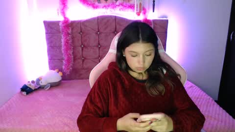jennal_010 online show from December 11, 2024, 10:27 pm