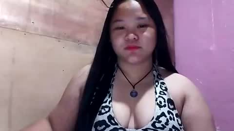 jennalyn_19 online show from November 3, 2025, 12:39 pm